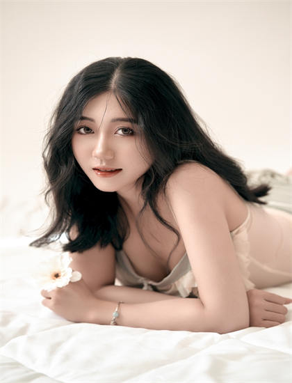 国产真实乱人偷精品视频免费_亚洲国产综合久久久精品_美女和男人睡觉